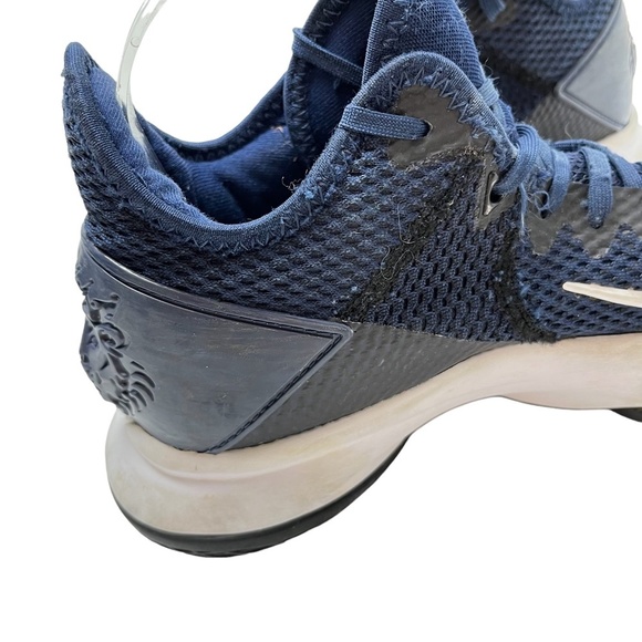 LEBRON JAMES NIKE Navy Blue CV4004-401 Low Top WITNESS Basketball Shoes sz 8 - Picture 13 of 16